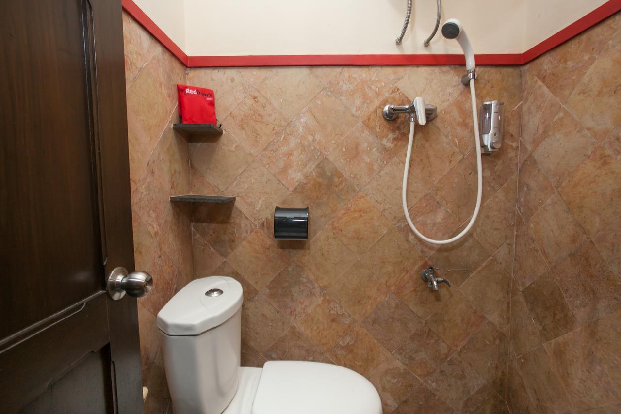 ホテル レッドドアーズ ニア スタシウン コタ バル マラン エクステリア 写真